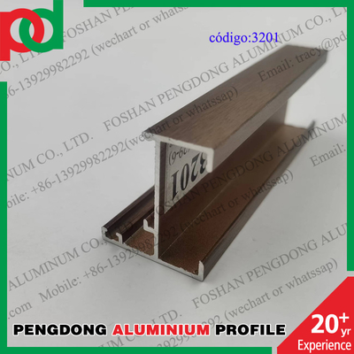 پروفیل های آلومینیومی 0.15 میلی متری T5 Temper Wood Finish برای سری L20 L25 L32 L5000 بولیوی