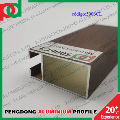 پروفیل های آلومینیومی 0.15 میلی متری T5 Temper Wood Finish برای سری L20 L25 L32 L5000 بولیوی
