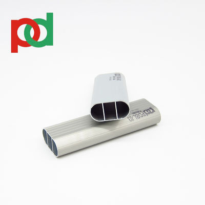 خدمات برش قابل تنظیم پروفایل های آلومینیومی چوبی رنگ دانه برای کمد لباس درب کشویی فریم ریل بالا پایین